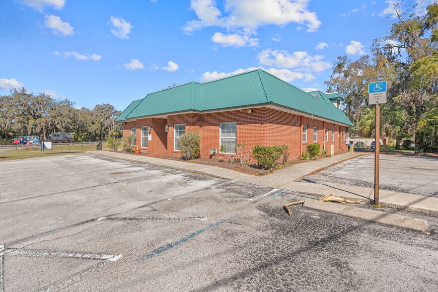 307 NW 3rd St, Ocala, FL à louer - Photo du bâtiment - Image 1 de 9