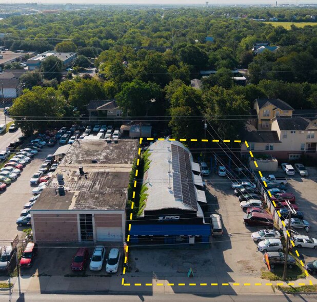 5415 N Lamar Blvd, Austin, TX à louer - Photo du bâtiment - Image 3 de 10