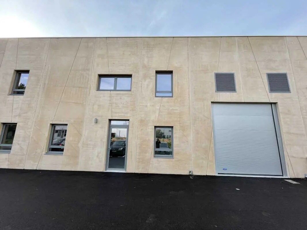 Flex in Aix-en-Provence for lease Building Photo- Image 1 of 6