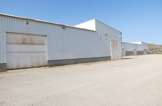 Nave portefeuille de 2 propriétés à vendre sur LoopNet.ca - Photo du bâtiment - Image 3 de 22