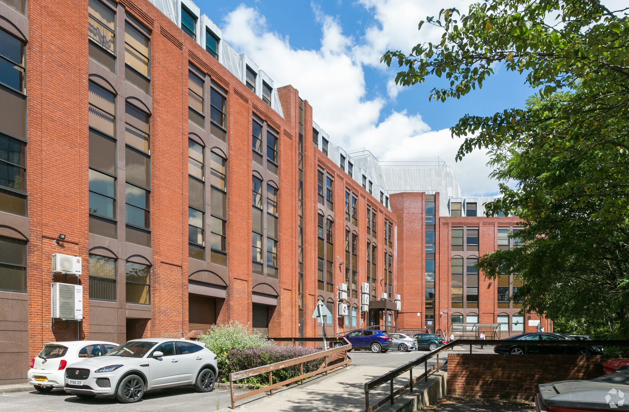 2 Station Rd, Swindon à vendre Photo du bâtiment- Image 1 de 11