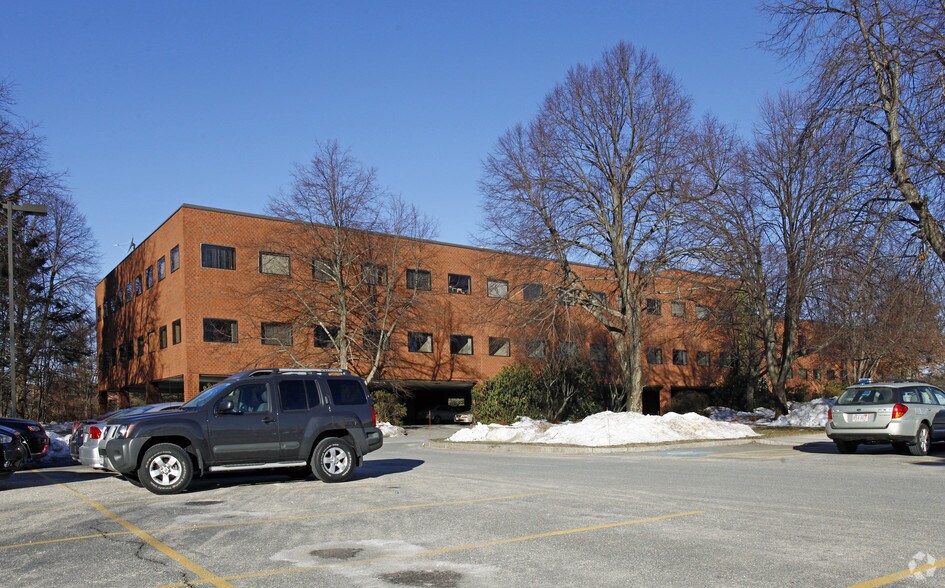 209 Burlington Rd, Bedford, MA à louer - Photo du bâtiment - Image 3 de 3