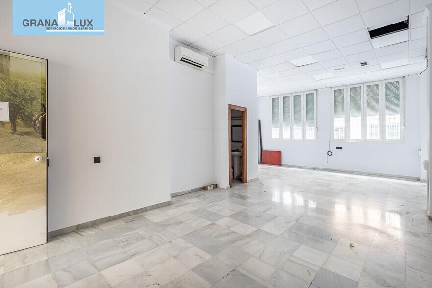 Retail in Granada, Granada for sale - Interior Photo - Image 2 of 18