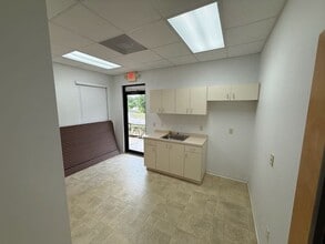 9401 SW Highway 200, Ocala, FL for lease Interior Photo- Image 1 of 6