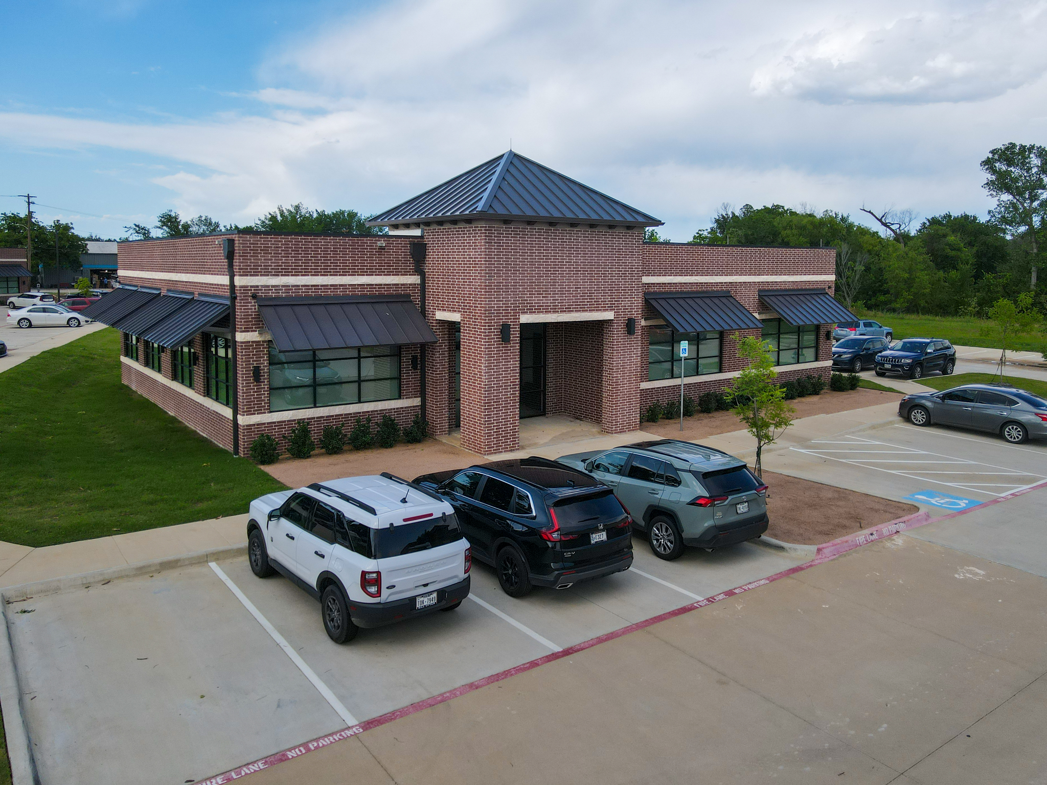 2411-2421 Fort Worth Dr, Denton, TX for lease Building Photo- Image 1 of 6