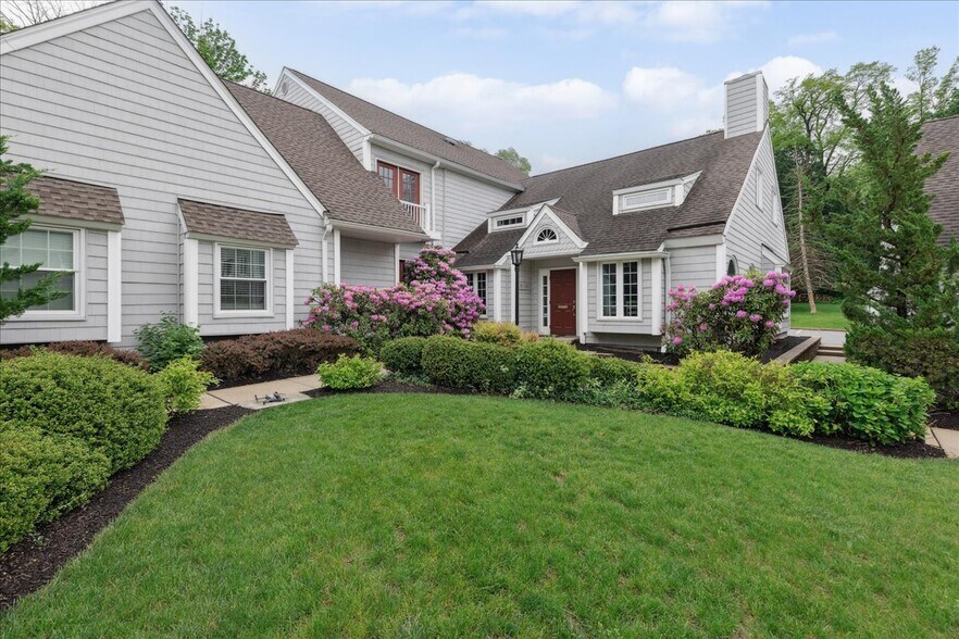 10 Mystic Ln, Malvern, PA à vendre - Photo du bâtiment - Image 1 de 36