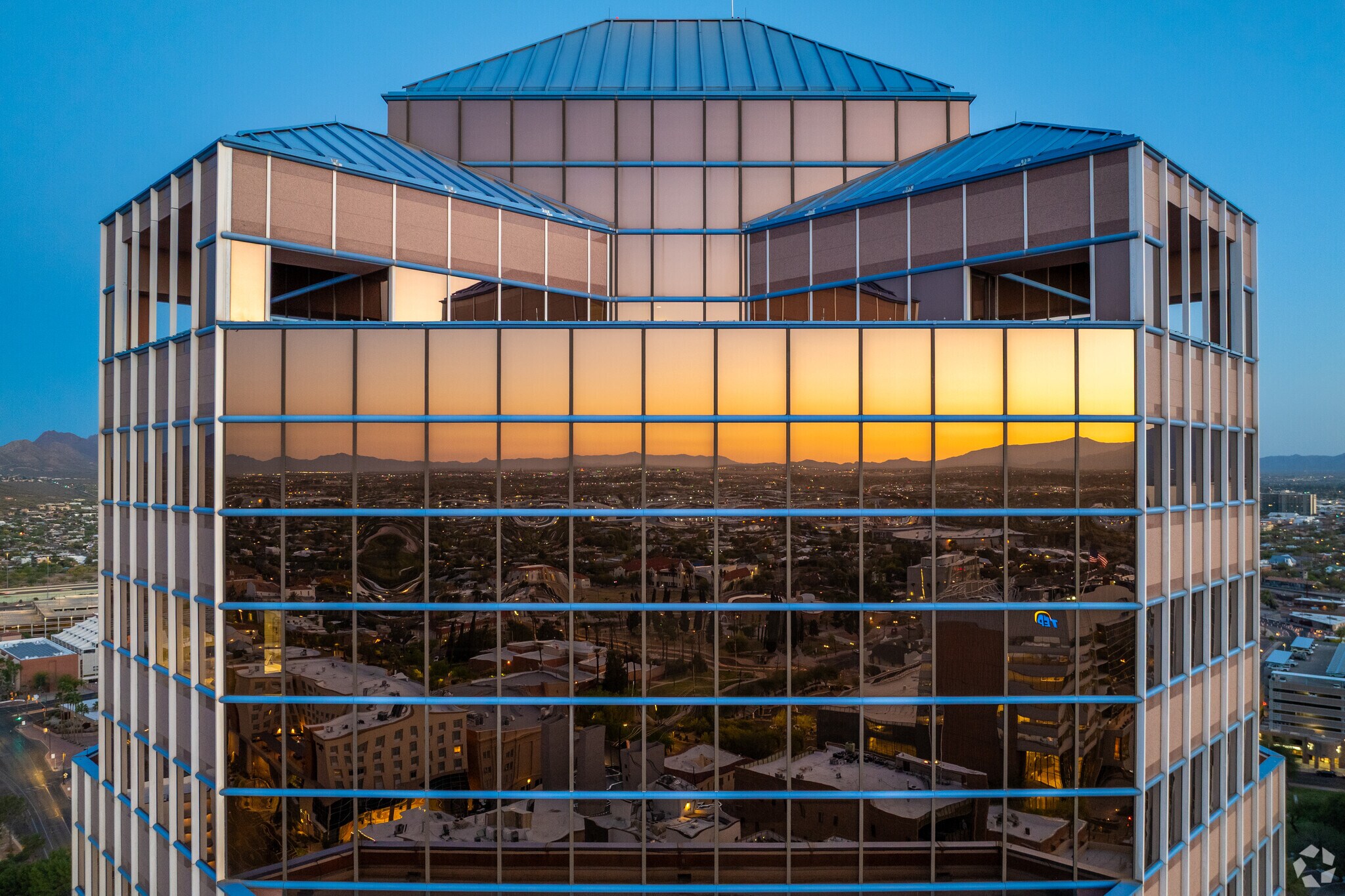 1 S Church Ave, Tucson, AZ à louer Photo du bâtiment- Image 1 de 8