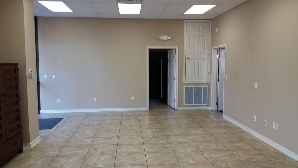 17588 Hard Hat Dr, Covington, LA à vendre - Photo du bâtiment - Image 3 de 8