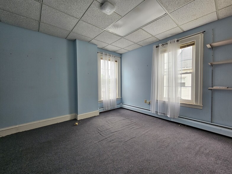 103 S Main St, Middletown, CT à vendre - Photo du bâtiment - Image 2 de 13