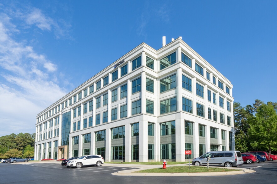 8081 Arco Corporate Dr, Raleigh, NC for lease - Building Photo - Image 3 of 9