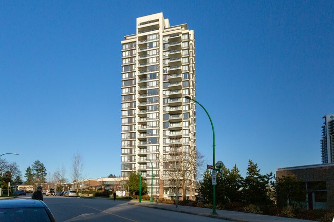 Plus de détails pour 7328 Arcola St, Burnaby, BC - Multi-résidentiel à vendre