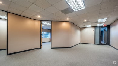1250 W Sam Houston Pky, Houston, TX for lease Interior Photo- Image 2 of 8