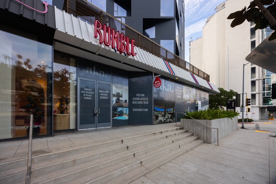 8500 W Sunset Blvd, Los Angeles, CA à louer - Photo du bâtiment - Image 3 de 7