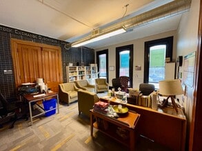 108 S Walnut St, Muncie, IN à vendre Photo intérieure- Image 1 de 6