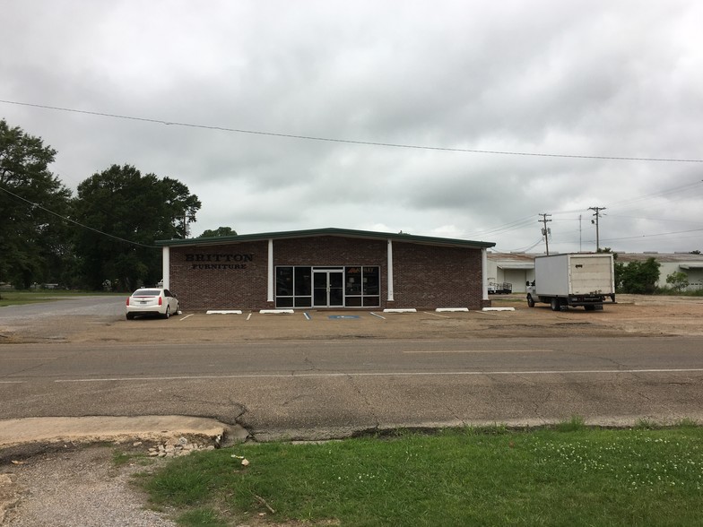 911 East Ave N, Hollandale, MS for sale - Building Photo - Image 1 of 1