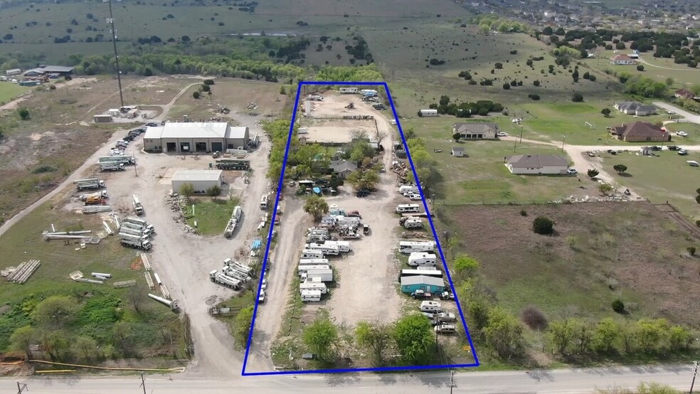 5087 FM 2001, Buda, TX à vendre - Photo principale - Image 1 de 1