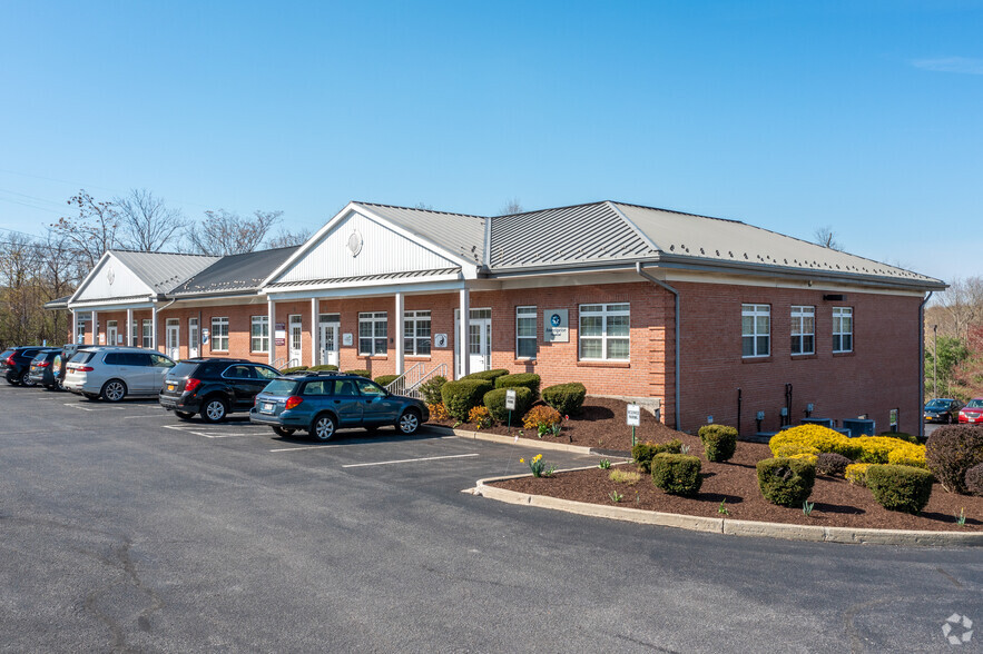 1207 Us-9, Wappingers Falls, NY for lease - Primary Photo - Image 1 of 5