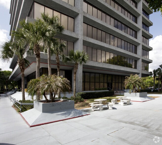 850 E Altamonte Dr, Altamonte Springs, FL à louer - Photo du bâtiment - Image 3 de 28