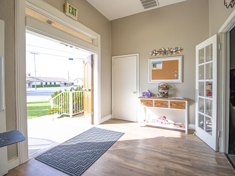 40448 Mueller Rd, Cutler, CA à vendre - Hall d’entrée - Image 3 de 9