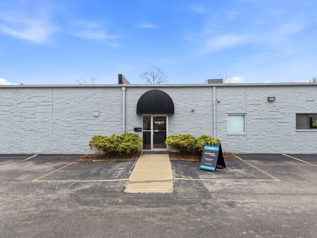 Plus de détails pour 81-87 Springside Dr, Akron, OH - Bureau à louer