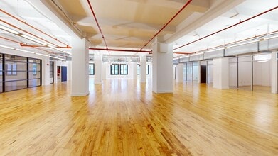 41 E 11th St, New York, NY à louer Numérisation 3D de Matterport- Image 1 de 17