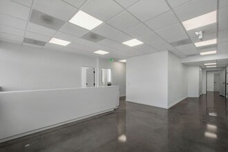 240 S La Cienega Blvd, Beverly Hills, CA à louer Photo intérieure- Image 2 de 27