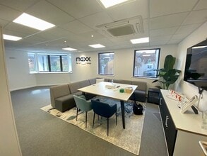 6 London Rd, Newbury for lease Interior Photo- Image 2 of 6