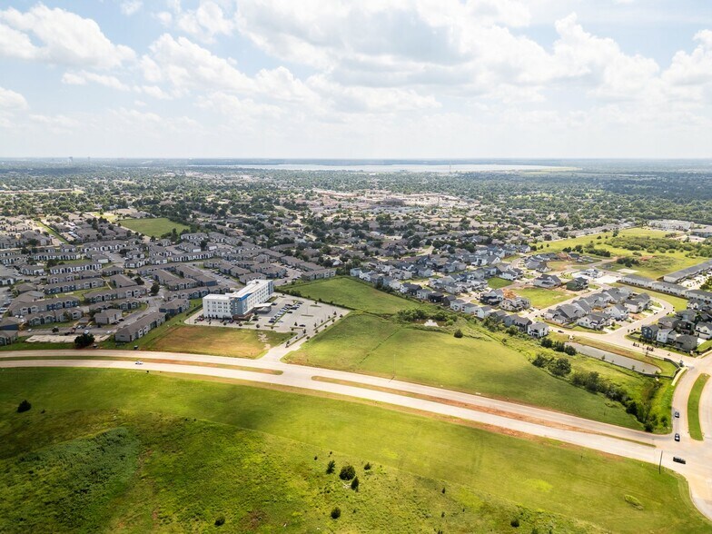 13129 Highland Park Blvd, Oklahoma City, OK à vendre - Aérien - Image 3 de 34