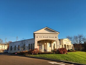 233 Broad St, Milford, CT à louer Photo intérieure- Image 1 de 20