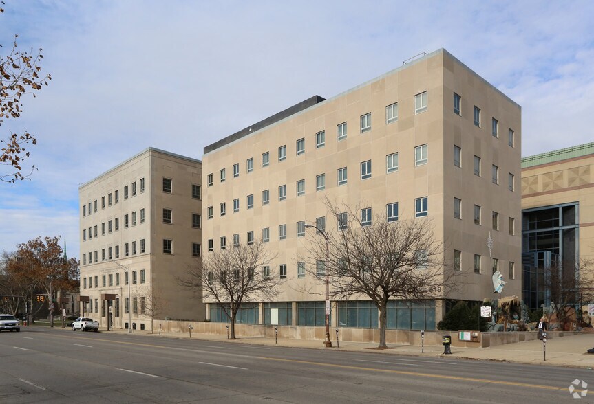 518 E Broad St, Columbus, OH à vendre - Photo du bâtiment - Image 3 de 16