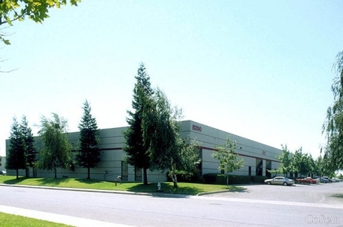 8220 Berry Ave, Sacramento, CA à louer - Photo du bâtiment - Image 2 de 4