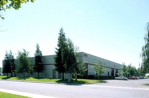 8220 Berry Ave, Sacramento, CA à louer - Photo principale - Image 2 de 4