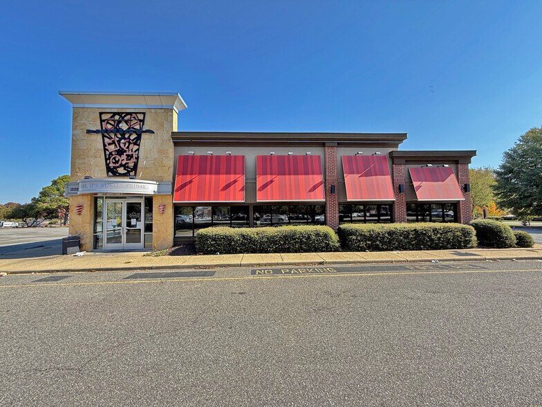 12122 Jefferson Ave, Newport News, VA for lease - Building Photo - Image 2 of 4