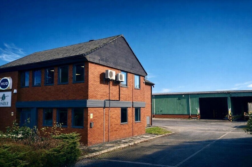 Trafford Park Rd, Manchester à vendre - Photo du bâtiment - Image 1 de 11