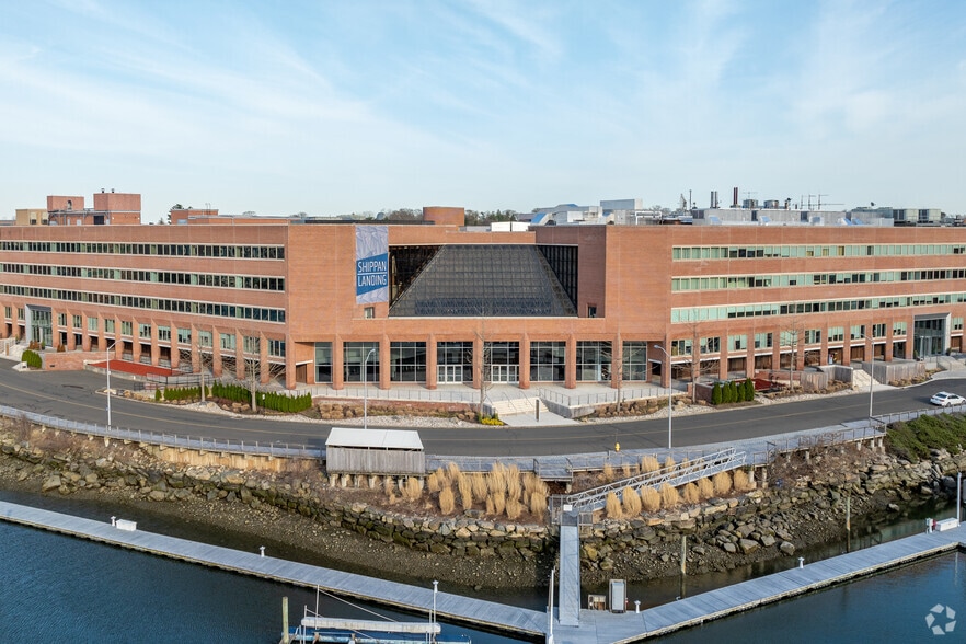 208 Harbor Dr, Stamford, CT for lease - Primary Photo - Image 2 of 14