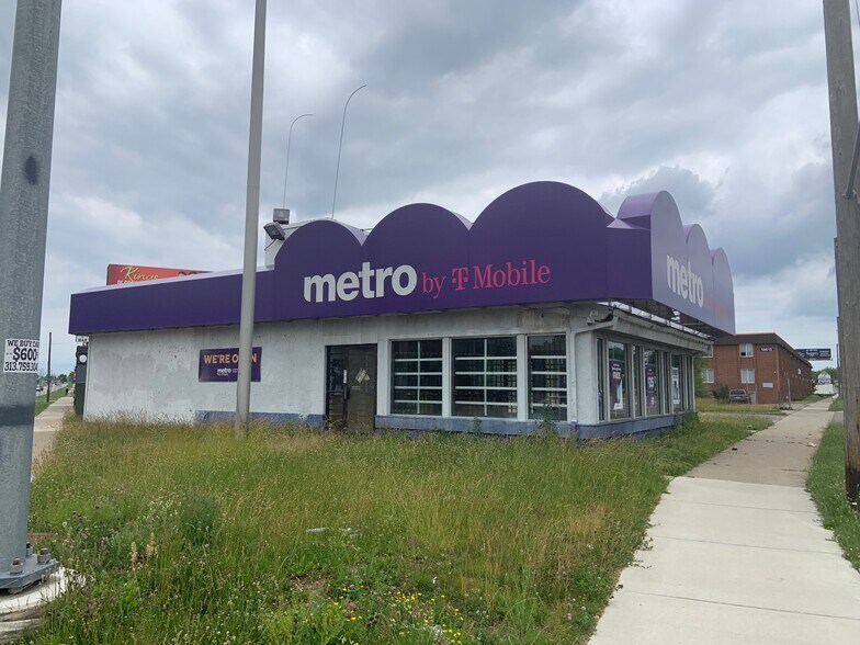 24150 Grand River Ave, Detroit, MI for lease - Building Photo - Image 2 of 3