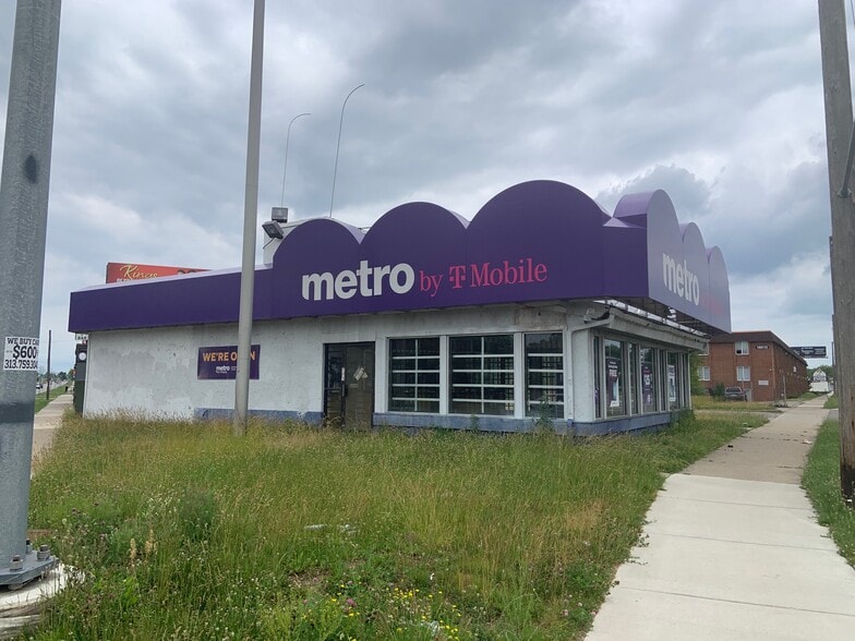 24150 Grand River Ave, Detroit, MI à louer - Photo du bâtiment - Image 2 de 3