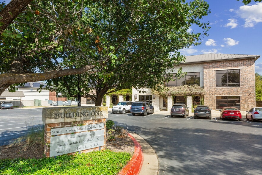 2508 Ashley Worth Blvd, Austin, TX for sale - Building Photo - Image 2 of 14