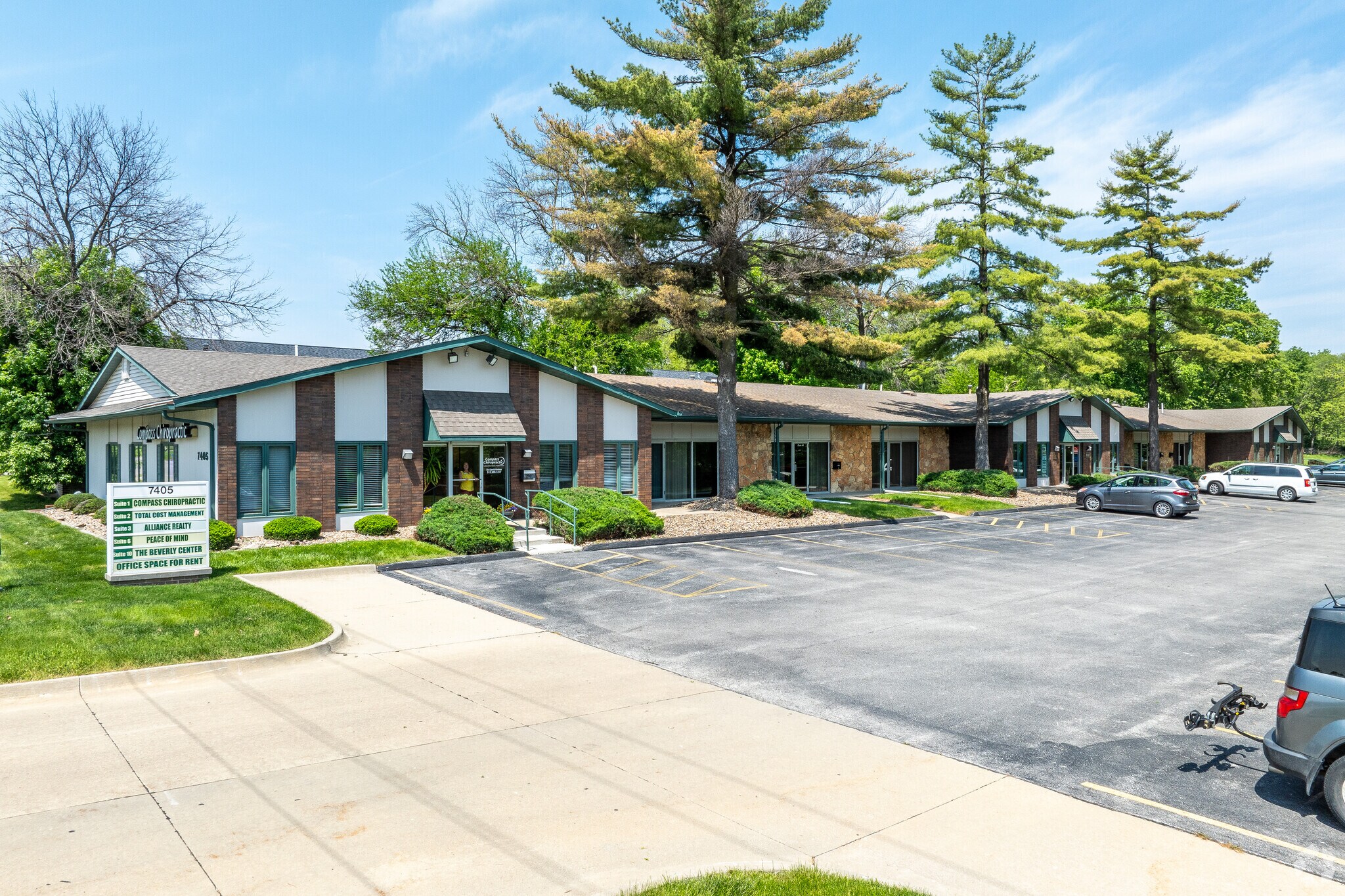 7405 University Ave, Des Moines, IA à louer Photo du bâtiment- Image 1 de 20
