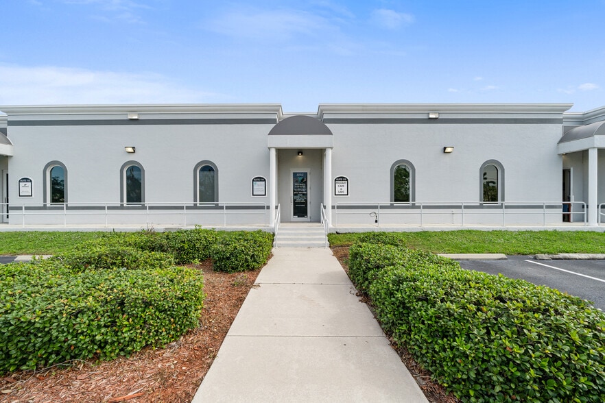 150 W McKenzie St, Punta Gorda, FL for lease - Building Photo - Image 1 of 11