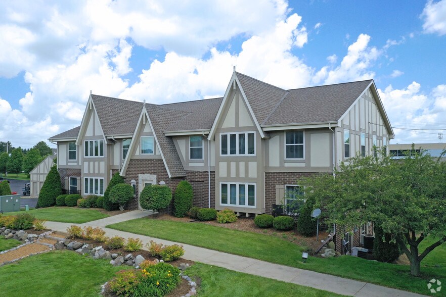 11518 N Port Washington Rd, Mequon, WI à louer - Photo du bâtiment - Image 3 de 6