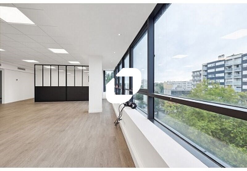 Bureau dans Montrouge à louer - Photo du bâtiment - Image 2 de 10