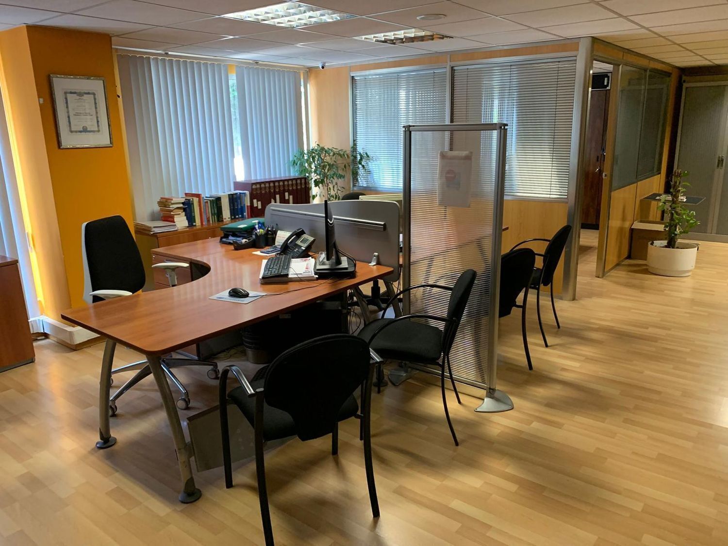 Office in Vigo, Pontevedra for sale Interior Photo- Image 1 of 12
