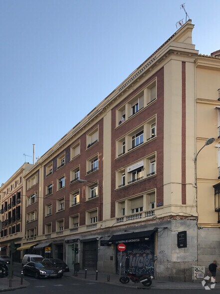 Calle de Argensola, 2, Madrid, Madrid à vendre - Photo du bâtiment - Image 2 de 4