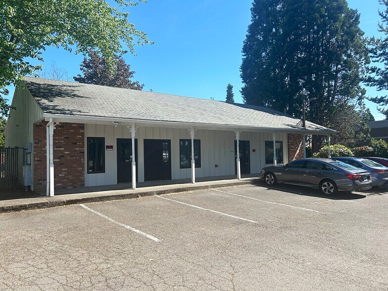 19635 SW Tualatin Valley Hwy, Beaverton, OR à vendre - Photo du bâtiment - Image 3 de 26