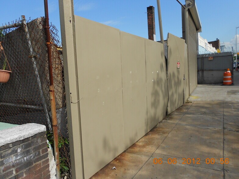 98 to 114 Berriman Street portefeuille de 4 propriétés à vendre sur LoopNet.ca - Photo du bâtiment - Image 3 de 17