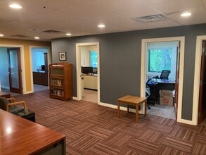 500 Cascade West Pky SE, Grand Rapids, MI for lease Building Photo- Image 2 of 7