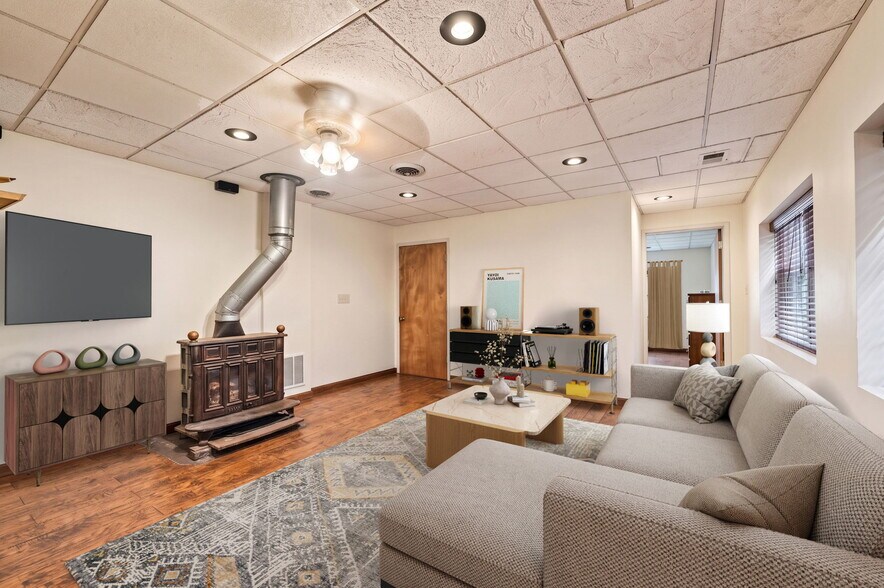 7548 W Belmont Ave, Chicago, IL à vendre - Photo intérieure - Image 3 de 18