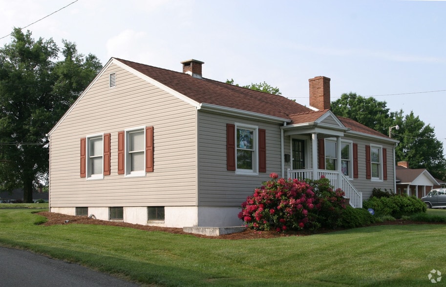 505 Thurston St, Winston-Salem, NC for lease - Primary Photo - Image 1 of 1