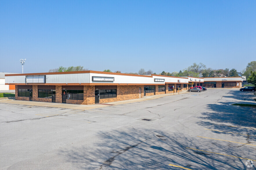 12674-12710 Shawnee Mission Pky, Shawnee, KS à vendre - Photo principale - Image 1 de 1